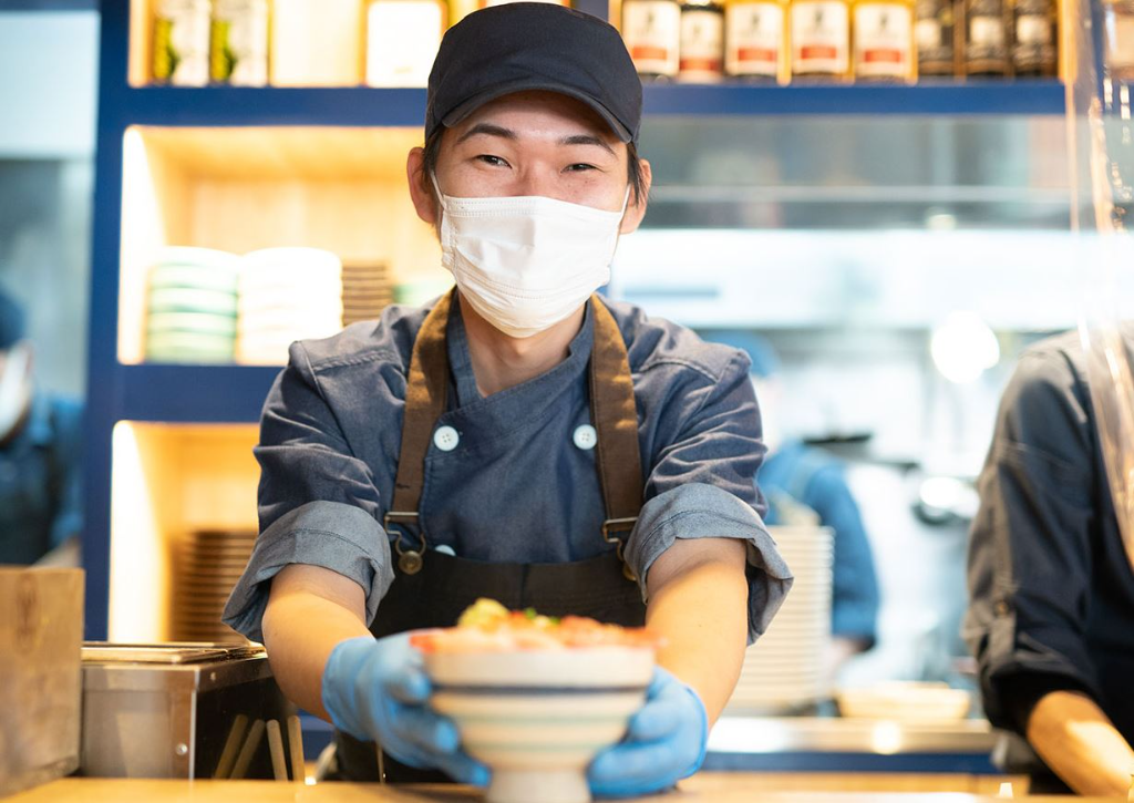 海鮮丼屋「とと丸食堂」の調理スタッフ